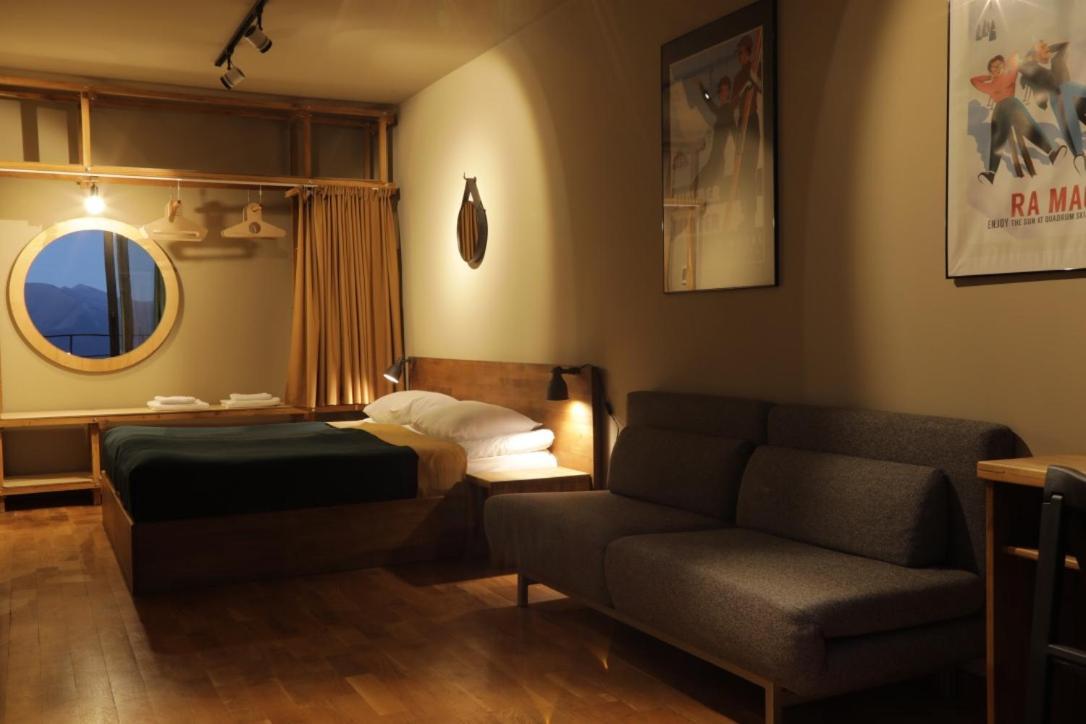 Quadrum Hotel กูเดาริ ภายนอก รูปภาพ