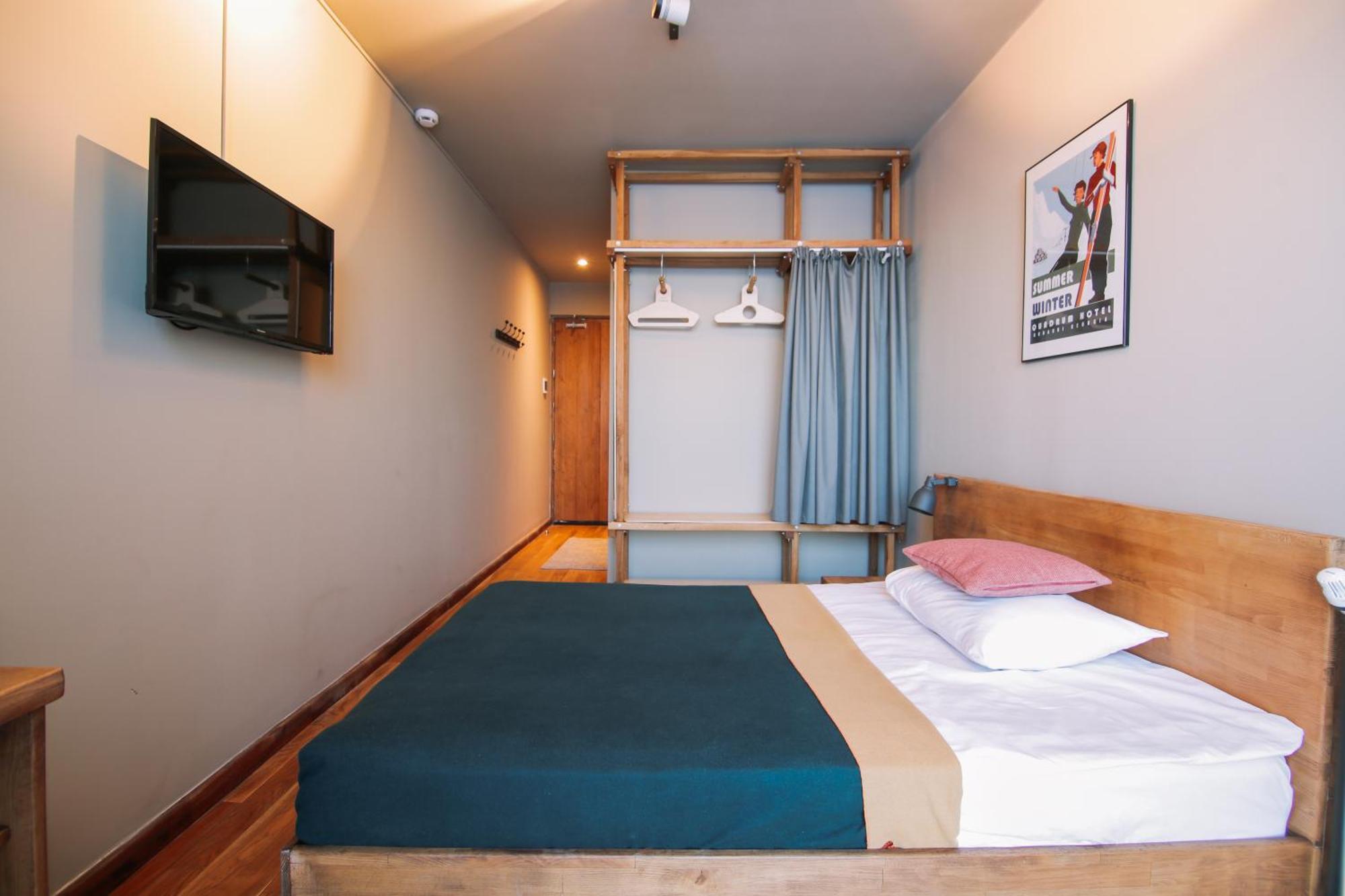 Quadrum Hotel กูเดาริ ห้อง รูปภาพ