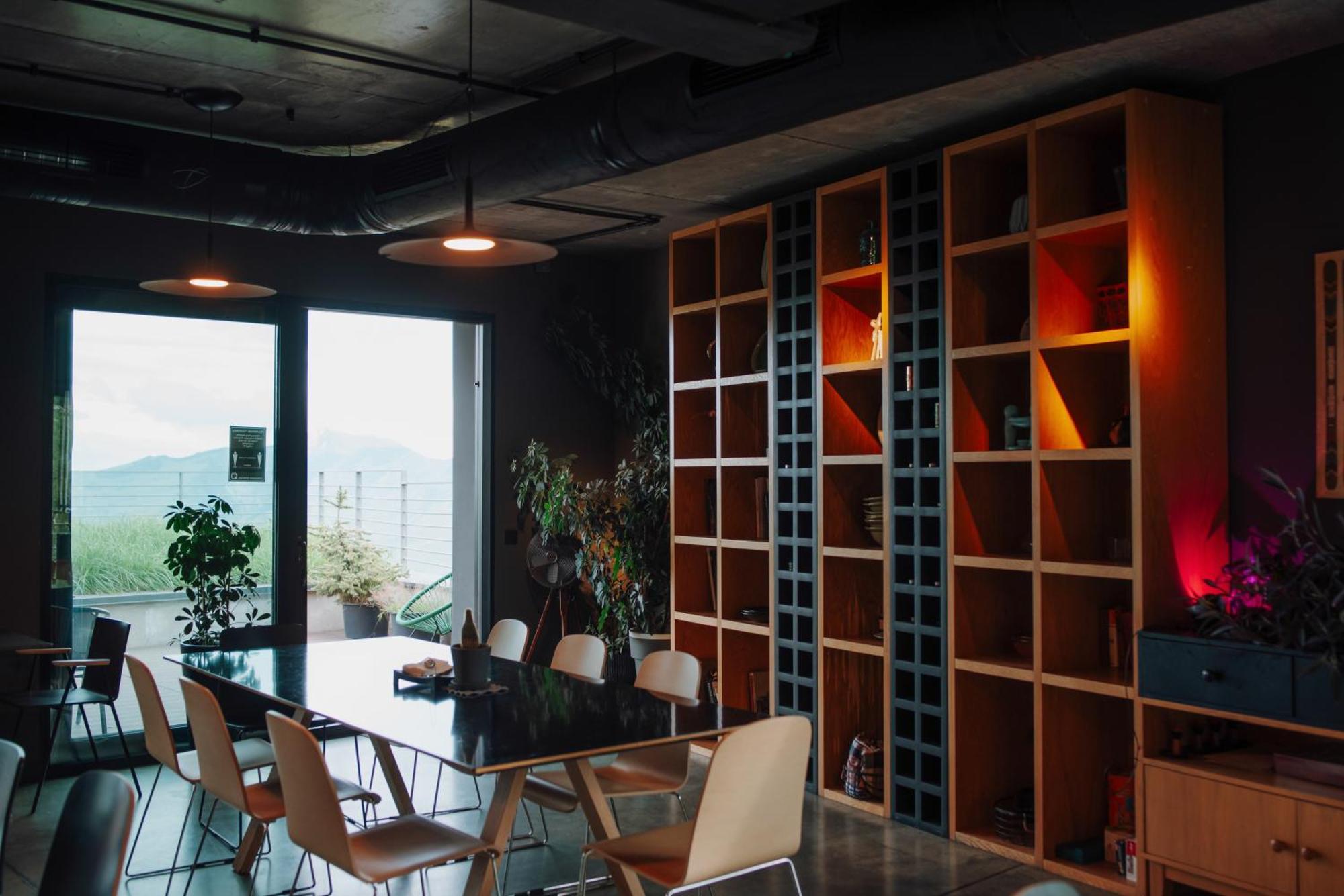 Quadrum Hotel กูเดาริ ภายนอก รูปภาพ