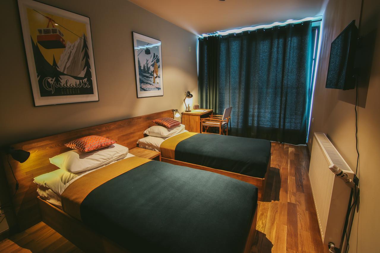 Quadrum Hotel กูเดาริ ภายนอก รูปภาพ